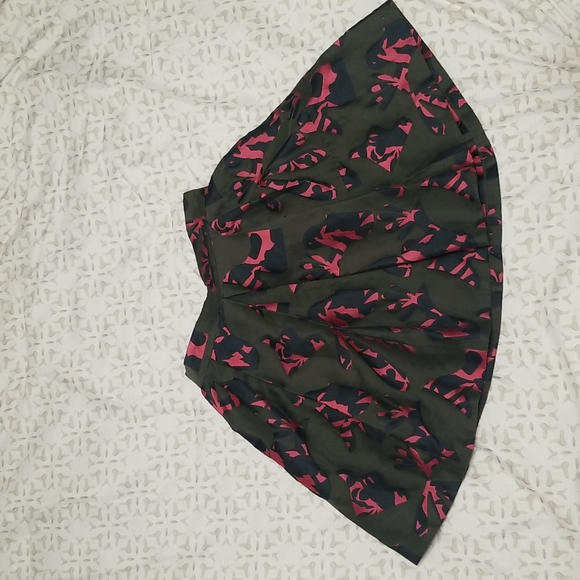 Banana Republic pleated skirt - Picture 2 of 4